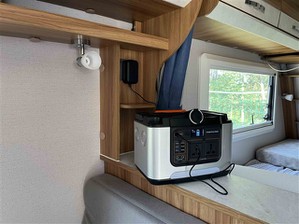 Bærbar strømforsyning 700W